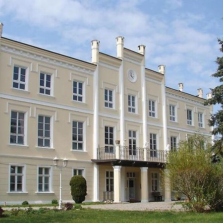 Gemuetliche Ferienwohnung Fuer 6 Personen Im Schloss Kastorf Knorrendorf Luaran gambar